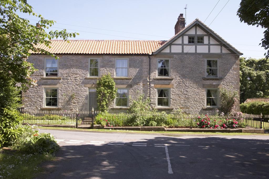 The Cornmill Hotel Kirkbymoorside Exterior foto